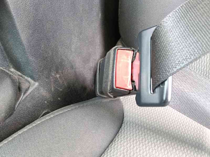 Recambio de enganche cinturon delantero izquierdo para dodge nitro 2.8 crd 4wd referencia OEM IAM   