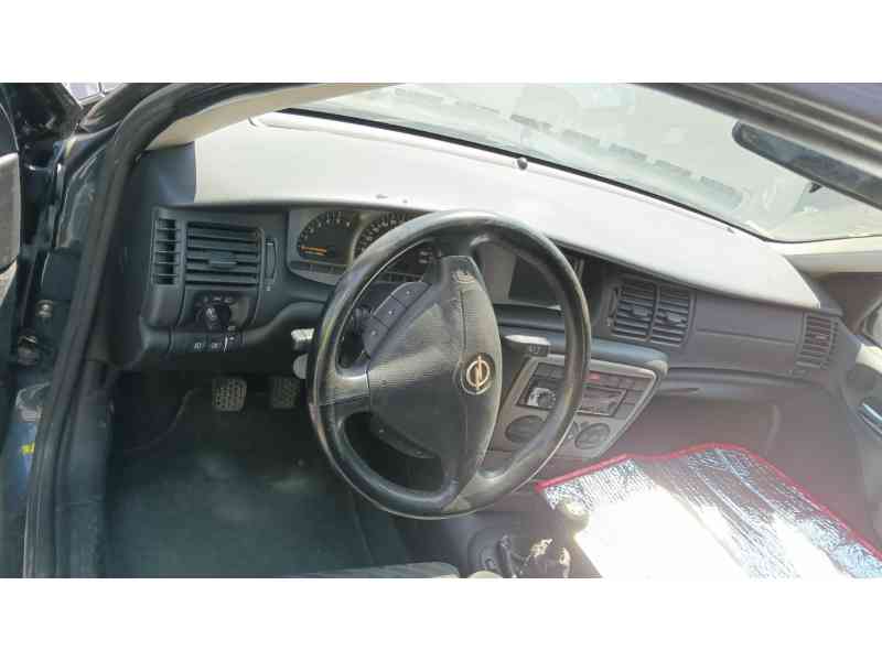 opel vectra b hatchback (j96) del año 2000