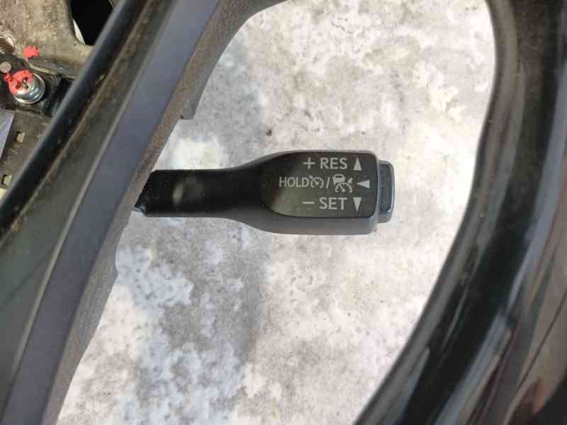 Recambio de volante para toyota c-hr (_x1_) 1.8 hybrid (zyx10_, zyx11_) referencia OEM IAM   