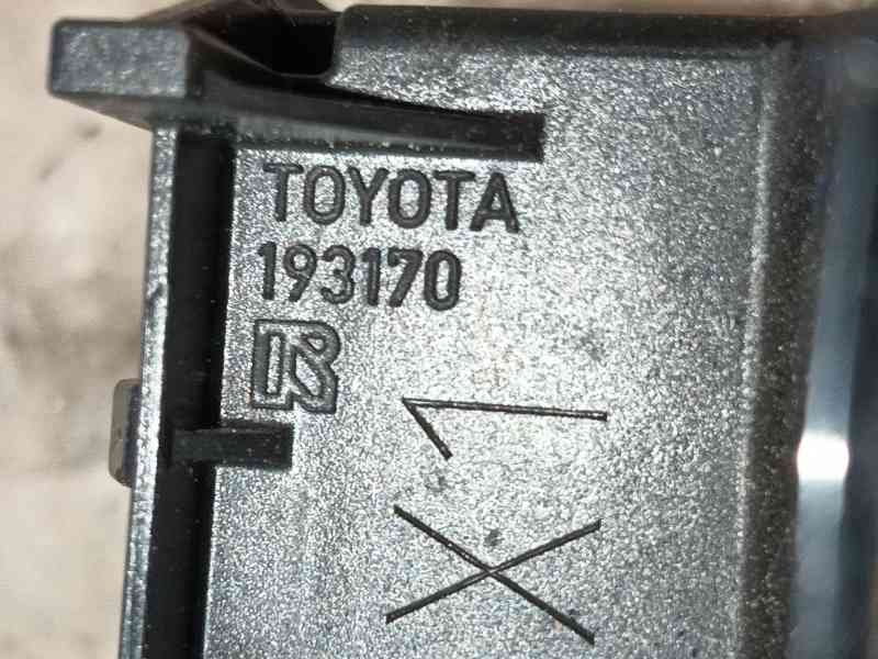 Recambio de mando elevalunas delantero derecho para toyota c-hr (_x1_) 1.8 hybrid (zyx10_, zyx11_) referencia OEM IAM 84810F4030