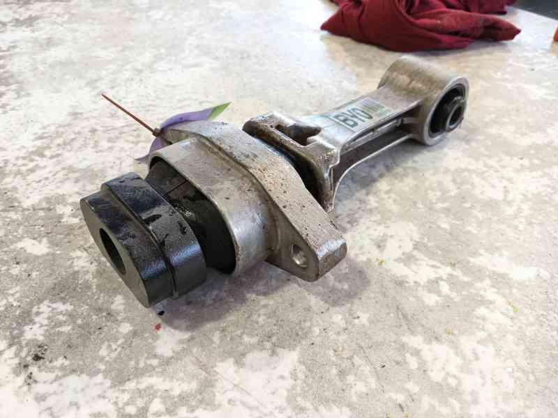 Recambio de soporte motor para kia niro ii (sg2) 1.6 gdi plug-in hybrd referencia OEM IAM   