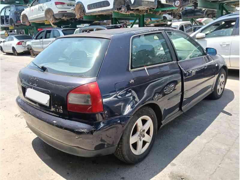 audi a3 (8l1) del año 2000