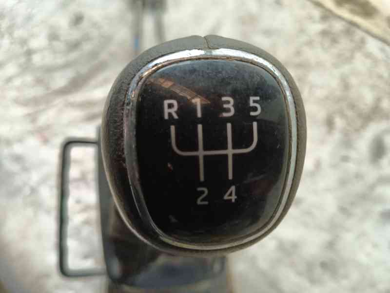 Recambio de palanca cambio para skoda fabia iii (nj3) 1.2 tsi referencia OEM IAM 6Q0711050B 6C0711049F 6C0711266J