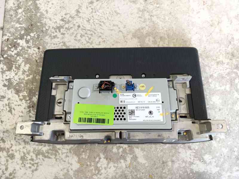 Recambio de pantalla multifuncion para skoda octavia iv (nx3, nn3, pv3) 1.5 tsi referencia OEM IAM   
