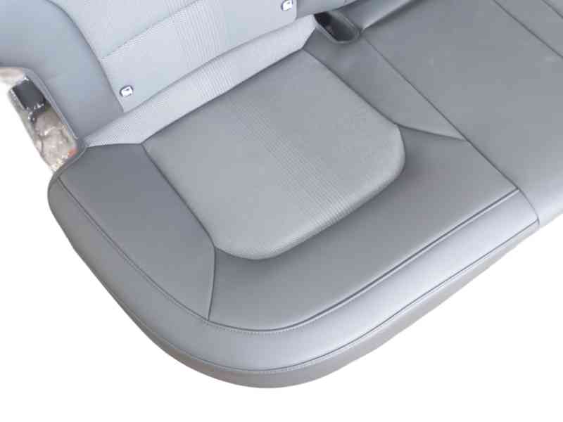 Recambio de asientos traseros para kia niro ii (sg2) 1.6 gdi plug-in hybrd referencia OEM IAM  89160AT100 