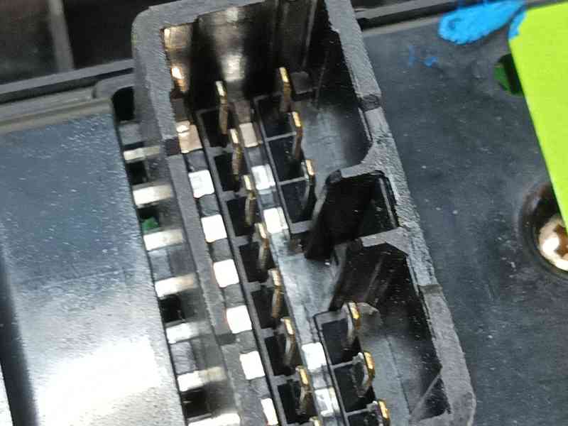 Recambio de mando elevalunas delantero izquierdo para kia sportage ii (je_, km_) 2.0 crdi referencia OEM IAM 935701F360WK  