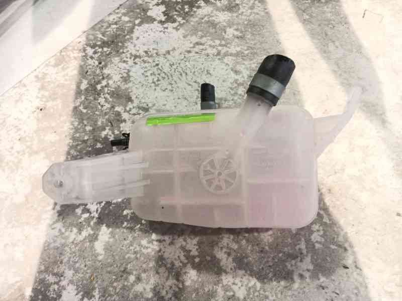 Recambio de deposito expansion para kia niro ii (sg2) 1.6 gdi plug-in hybrd referencia OEM IAM   