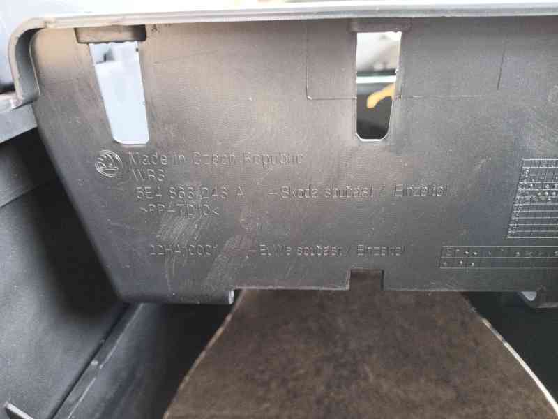 Recambio de apoyabrazos central para skoda octavia iv (nx3, nn3, pv3) 1.5 tsi referencia OEM IAM   