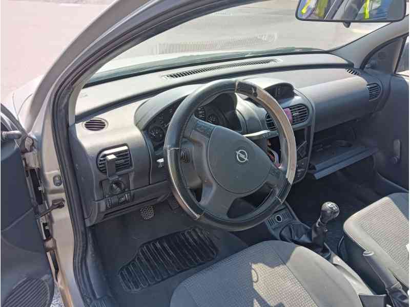 opel corsa c (x01) del año 2002