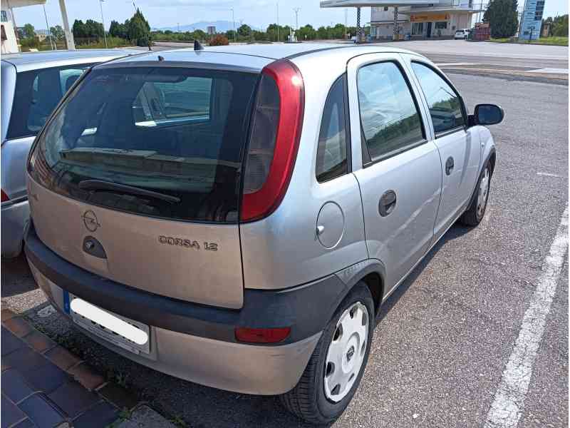 opel corsa c (x01) del año 2002