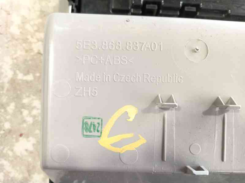 Recambio de luz interior delantera central para skoda octavia iv (nx3, nn3, pv3) 1.5 tsi referencia OEM IAM 5E3959569ATJA  