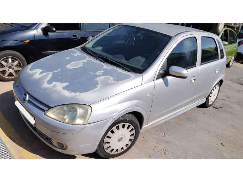 opel corsa c (x01) del año 2001
