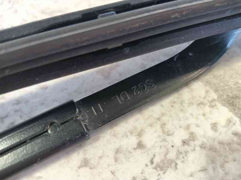 Recambio de brazo limpia delantero izquierdo para kia niro ii (sg2) 1.6 gdi plug-in hybrd referencia OEM IAM   