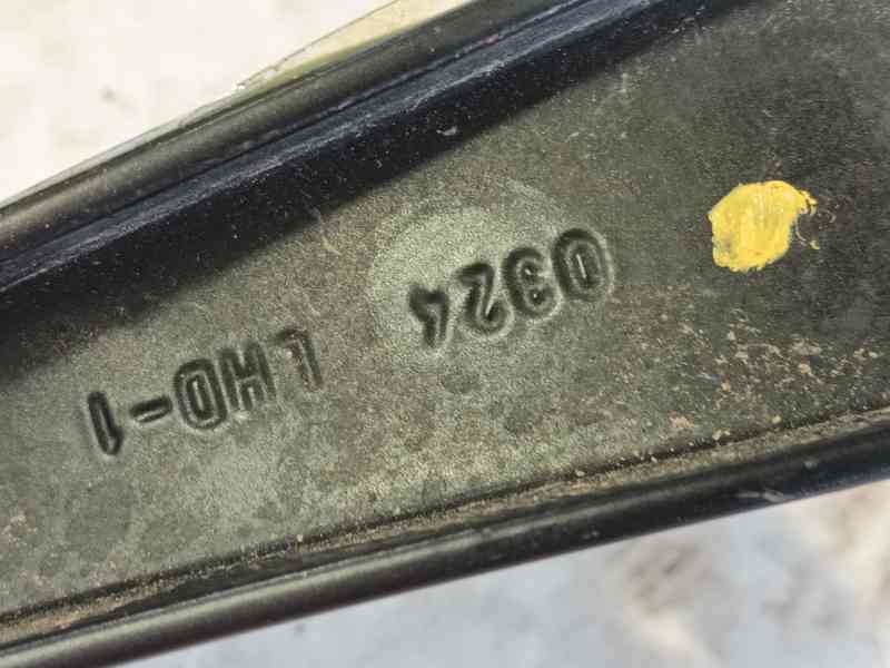 Recambio de brazo limpia delantero izquierdo para renault clio v (b7_) 1.6 e-tech 145 (b7mu) referencia OEM IAM   