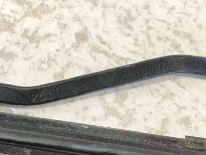 Recambio de brazo limpia delantero izquierdo para renault clio v (b7_) 1.6 e-tech 145 (b7mu) referencia OEM IAM   
