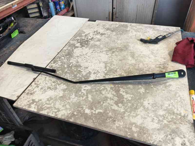 Recambio de brazo limpia delantero derecho para renault clio v (b7_) 1.6 e-tech 145 (b7mu) referencia OEM IAM   