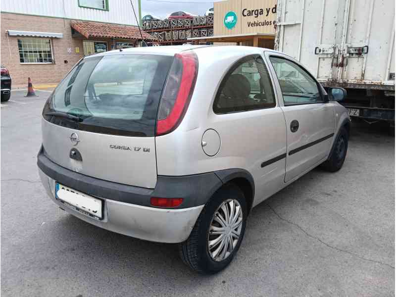 opel corsa c (x01) del año 2002