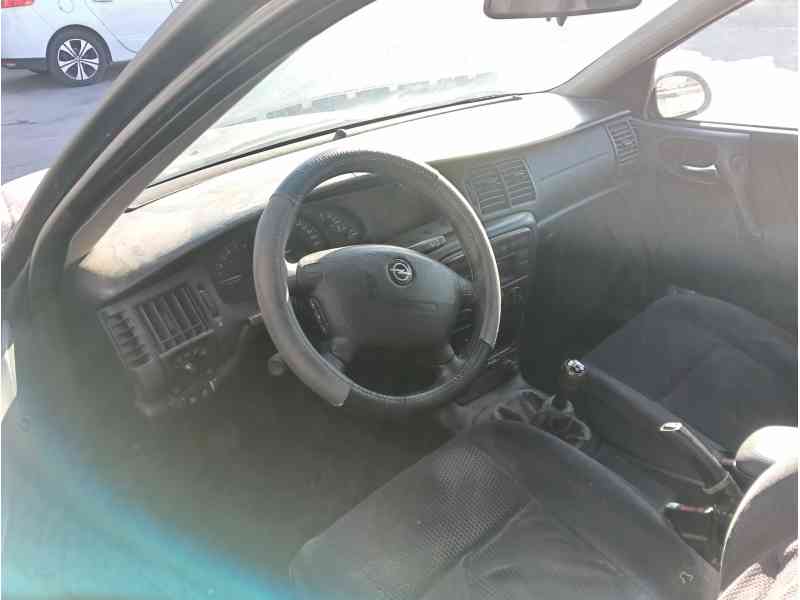opel vectra b hatchback (j96) del año 2000