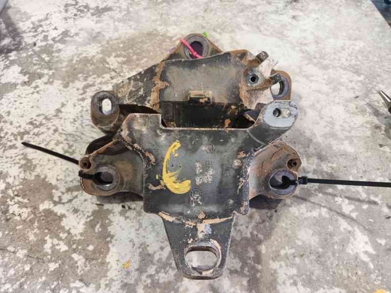 Recambio de soporte motor delantero izquierdo para mazda 3 hatchback (bp) 2.0 skyactiv-g (bp5h, bp6h) referencia OEM IAM   