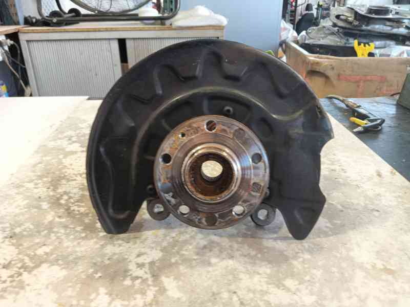 Recambio de mangueta delantera izquierda para volkswagen golf 1.5 etsi mhev referencia OEM IAM 5WA407255  
