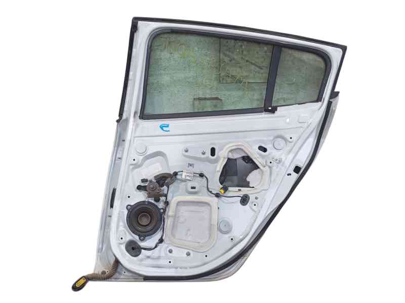 Recambio de puerta trasera derecha para renault megane iii hatchback (bz0/1_, b3_) 1.5 dci referencia OEM IAM 821006014R  