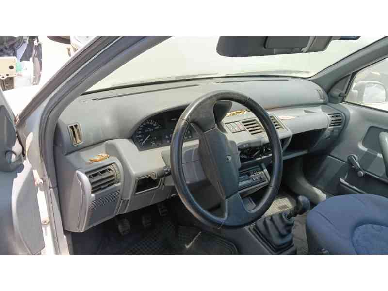 renault clio i (b/c57_, 5/357_) del año 1995