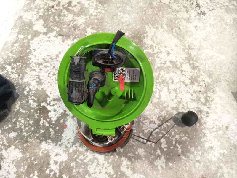 Recambio de bomba combustible para skoda fabia iv (pj3) 1.5 tsi referencia OEM IAM 04E127027N / 5Q0919087T  