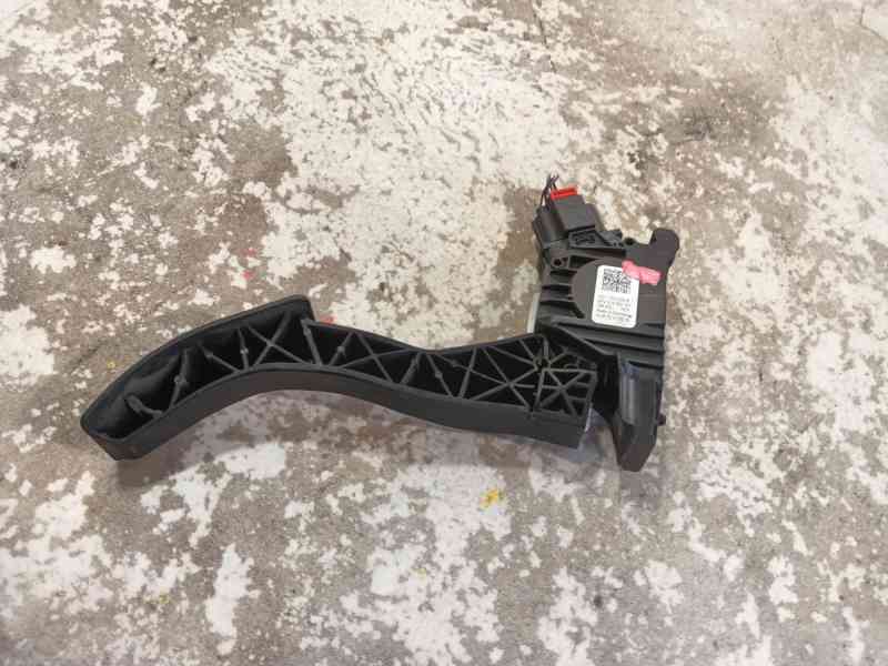 Recambio de pedal acelerador para skoda fabia iv (pj3) 1.5 tsi referencia OEM IAM   