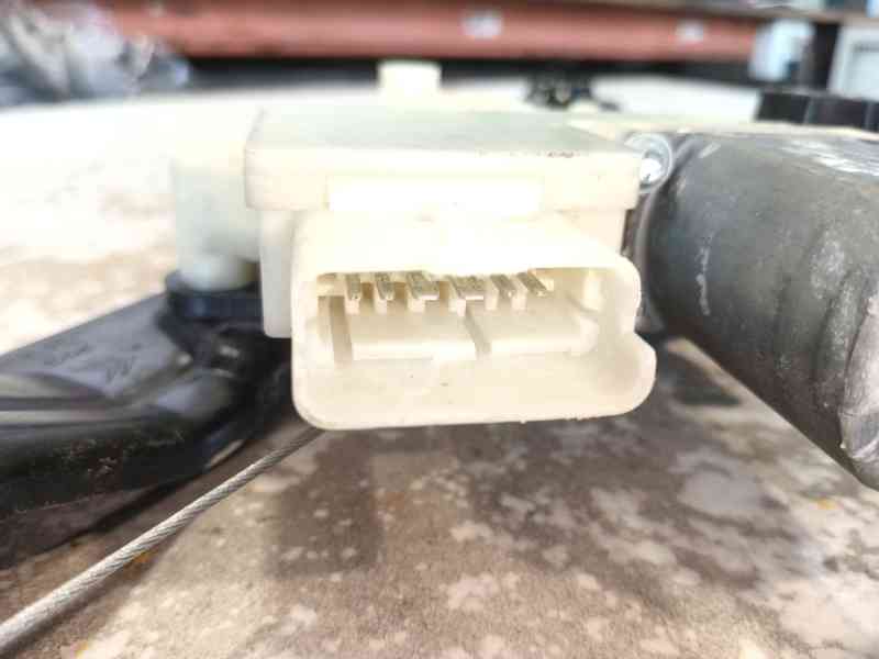Recambio de elevalunas delantero derecho para peugeot 308 sw ii (lc_, lj_, lr_, lx_, l4_) 1.2 thp 130 referencia OEM IAM 9826079