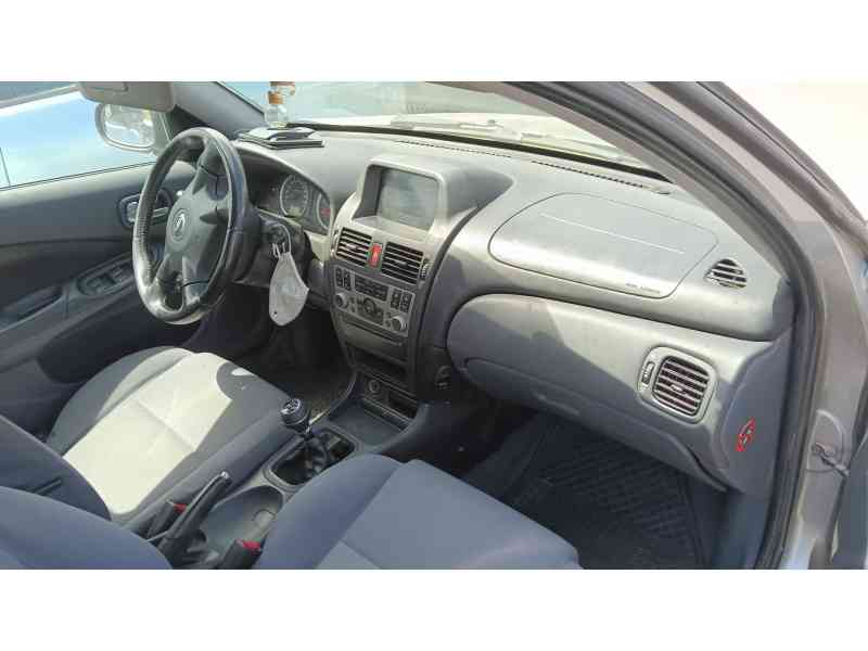 nissan almera ii hatchback (n16) del año 2004
