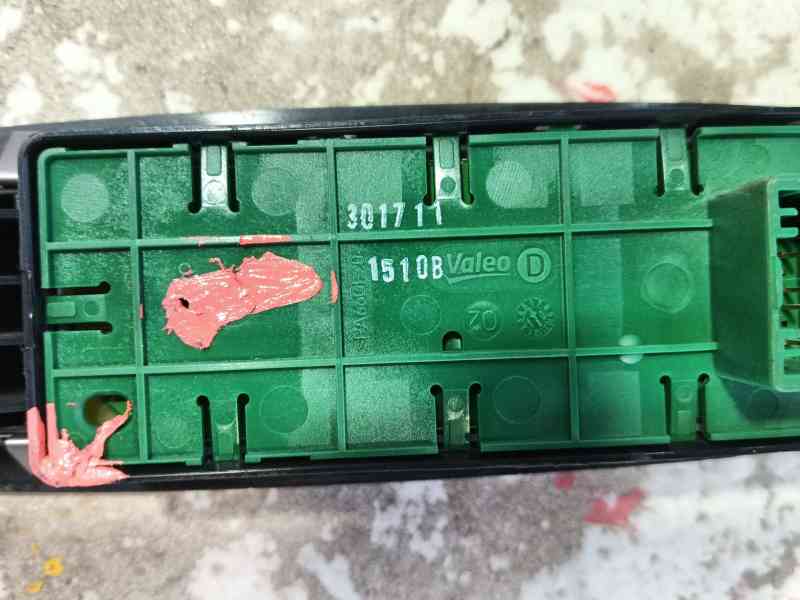 Recambio de mando elevalunas delantero izquierdo para renault megane iii hatchback (bz0/1_, b3_) 1.5 dci referencia OEM IAM 8096