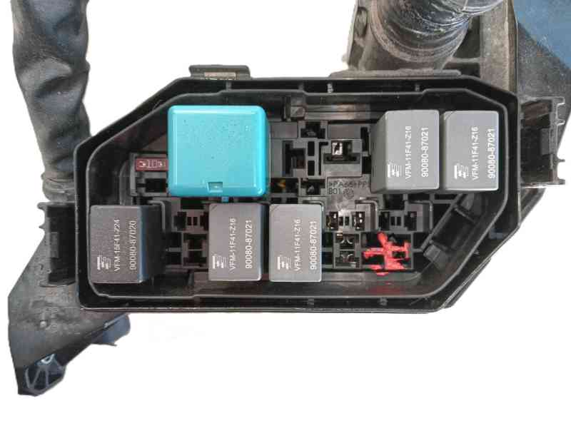 Recambio de caja reles / fusibles para toyota c-hr (_x1_) 1.8 hybrid (zyx10_, zyx11_) referencia OEM IAM   