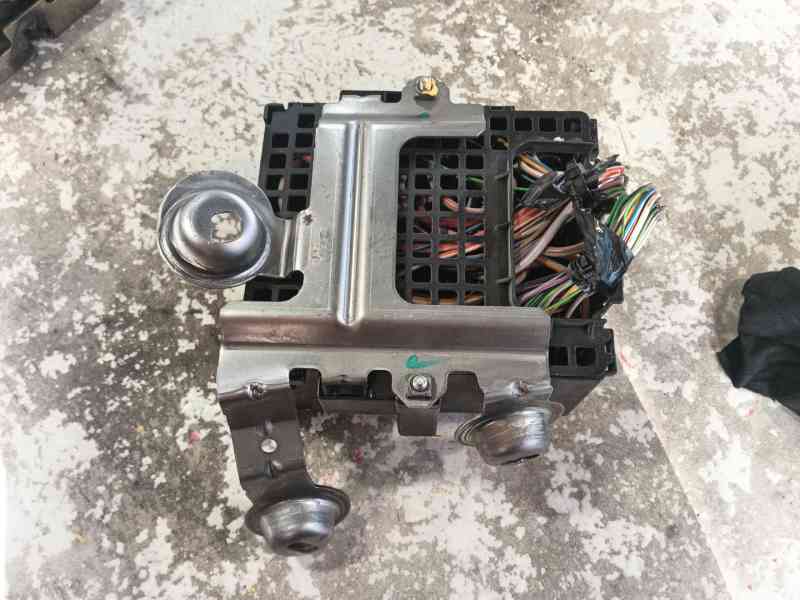 Recambio de caja reles / fusibles para ford transit courier b460 monospace 1.5 tdci referencia OEM IAM   