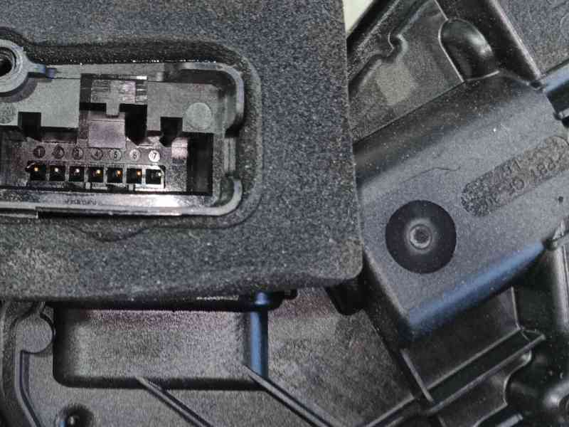 Recambio de cerradura puerta trasera izquierda para seat ateca (kh7, khp) 1.0 tsi referencia OEM IAM 5TA839015Q  