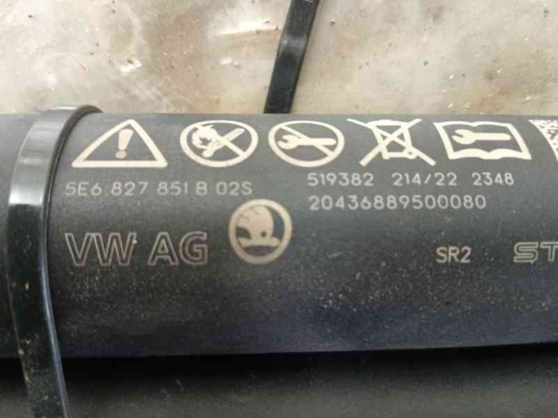 Recambio de amortiguadores maletero / porton para skoda octavia iv (nx3, nn3) 1.4 tsi iv referencia OEM IAM 5E6827851B 519382214