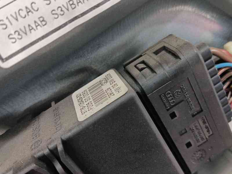 Recambio de puerta trasera izquierda para seat toledo ii (1m2) 1.9 tdi referencia OEM IAM 1M0833055N  
