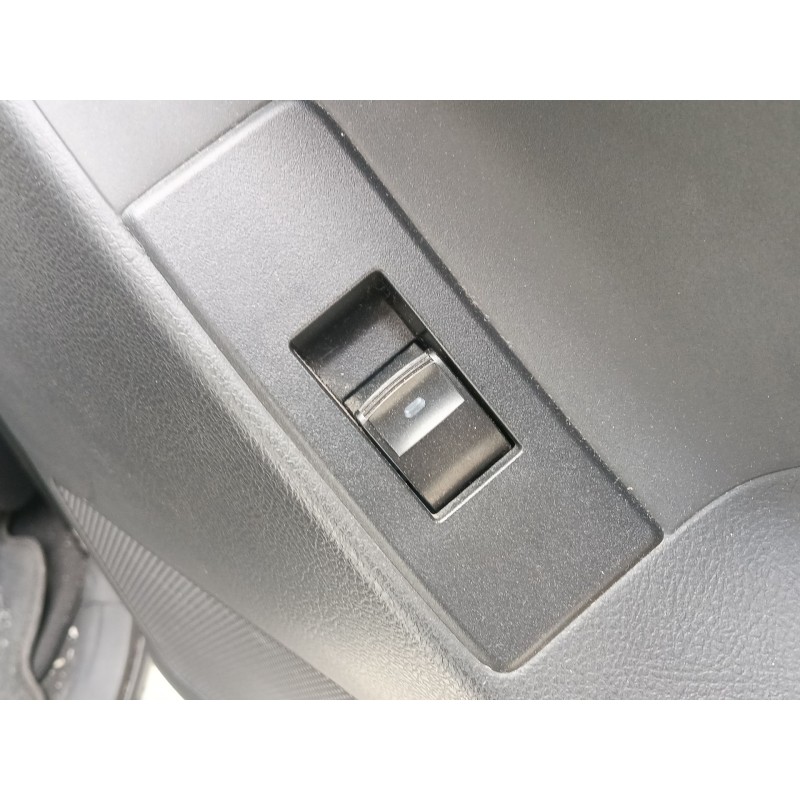 Recambio de mando elevalunas trasero derecho para toyota verso (_r2_) 1.6 (zgr20_) referencia OEM IAM 8481005070  