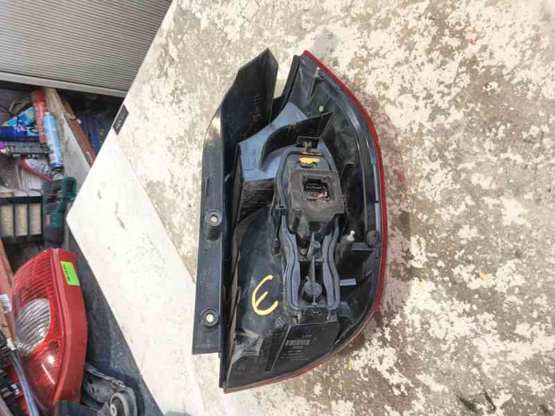 Recambio de piloto trasero izquierdo para renault grand scénic ii (jm0/1_) 1.9 dci (jm14) referencia OEM IAM 8200474328  