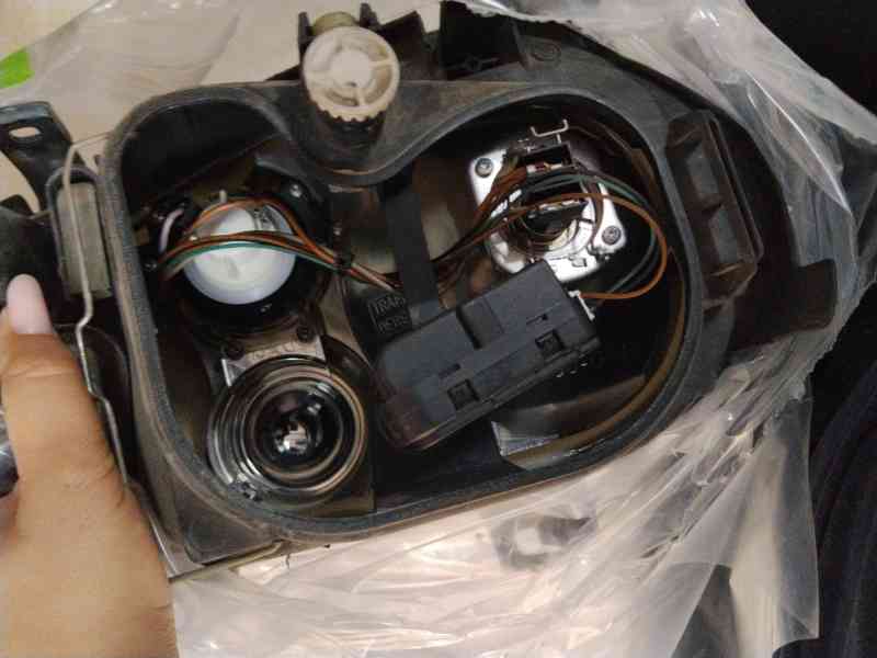 Recambio de faro derecho para volkswagen golf iv (1j1) 1.6 16v referencia OEM IAM 1J1941018F 1J1941016B 