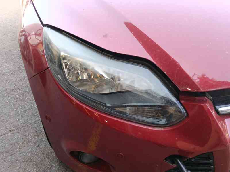 Recambio de faro derecho para ford focus iii 1.0 ecoboost referencia OEM IAM 1873933  