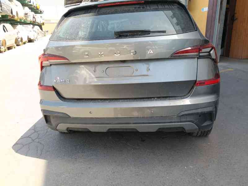 Recambio de paragolpes trasero para skoda kamiq (nw4) 1.0 tsi referencia OEM IAM 658807421A  