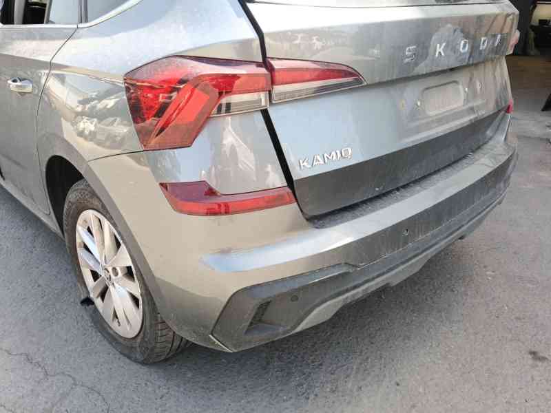Recambio de paragolpes trasero para skoda kamiq (nw4) 1.0 tsi referencia OEM IAM 658807421A  
