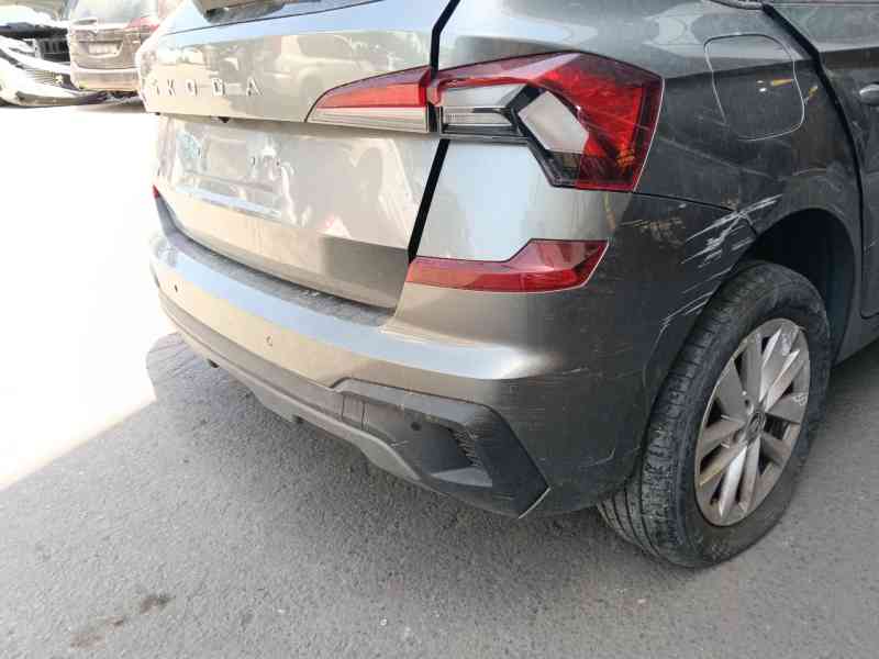 Recambio de paragolpes trasero para skoda kamiq (nw4) 1.0 tsi referencia OEM IAM 658807421A  
