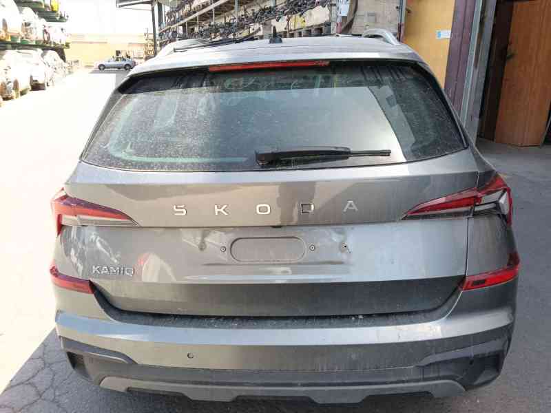 Recambio de porton trasero para skoda kamiq (nw4) 1.0 tsi referencia OEM IAM 658827023B  