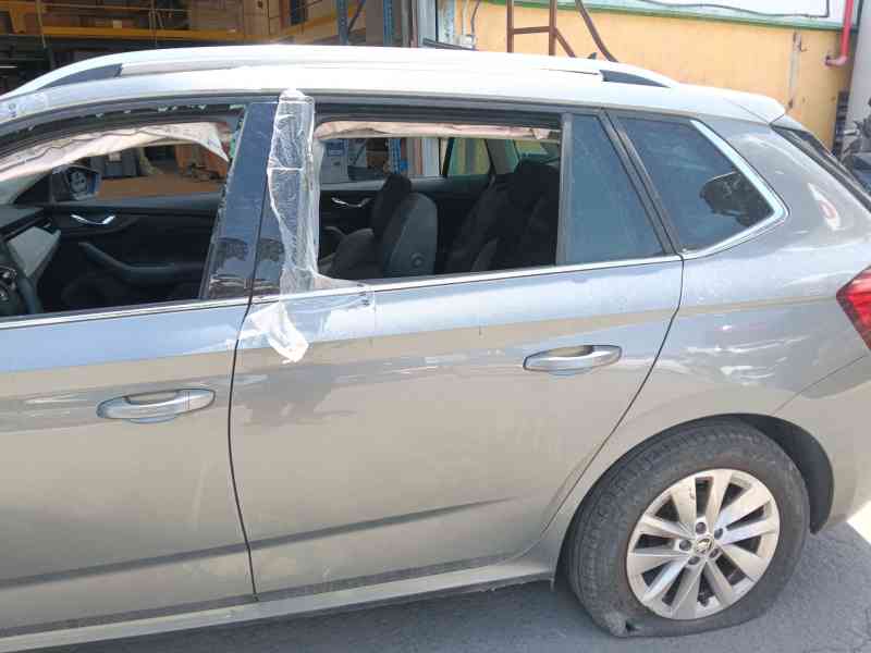 Recambio de puerta trasera izquierda para skoda kamiq (nw4) 1.0 tsi referencia OEM IAM 658833051B  