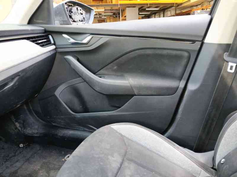 Recambio de guarnecido puerta delantera derecha para skoda kamiq (nw4) 1.0 tsi referencia OEM IAM   