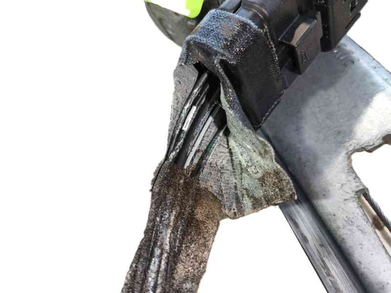 Recambio de elevalunas delantero izquierdo para renault grand scénic ii (jm0/1_) 1.9 dci (jm14) referencia OEM IAM 8201010937  