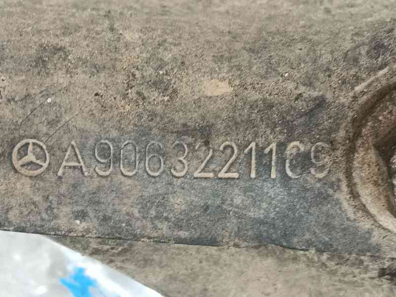 Recambio de brazo suspension inferior delantero derecho para mercedes-benz sprinter 3,5-t caja/chasis (b906) 310 cdi (906.131, 9