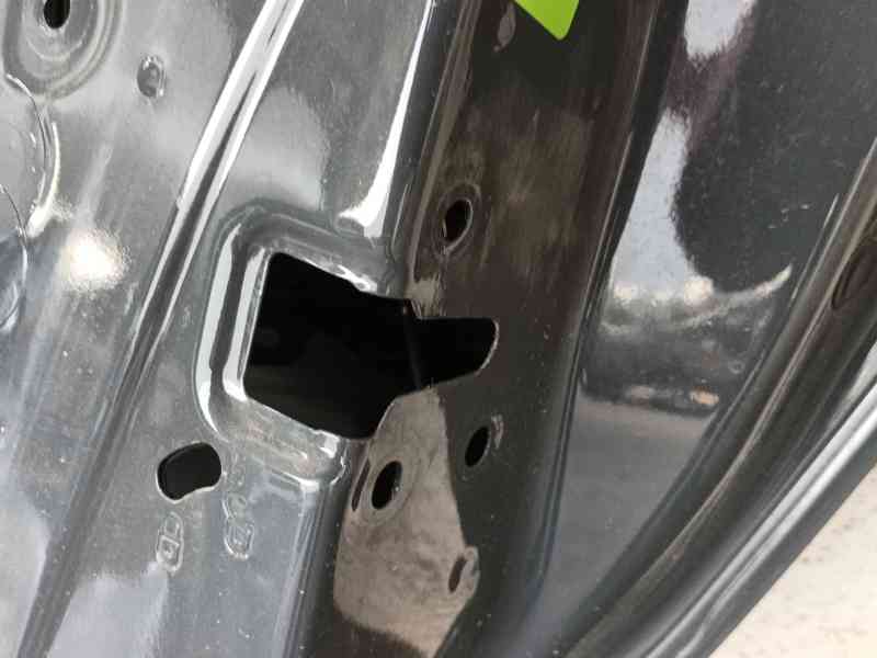 Recambio de puerta trasera derecha para dacia sandero iii 1.0 tce 90 referencia OEM IAM   