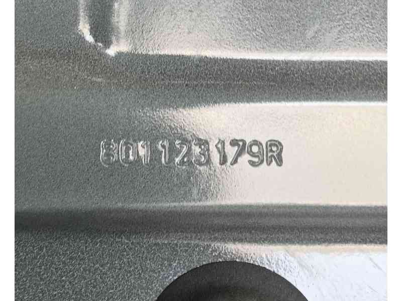 Recambio de puerta delantera derecha para dacia sandero iii 1.0 tce 90 referencia OEM IAM 801002545R  